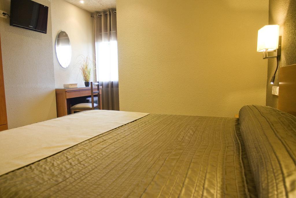 Hostal Barris 팔스 객실 사진