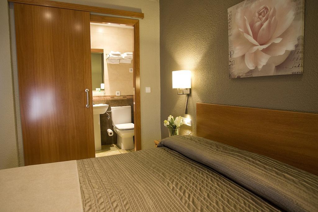 Hostal Barris 팔스 객실 사진