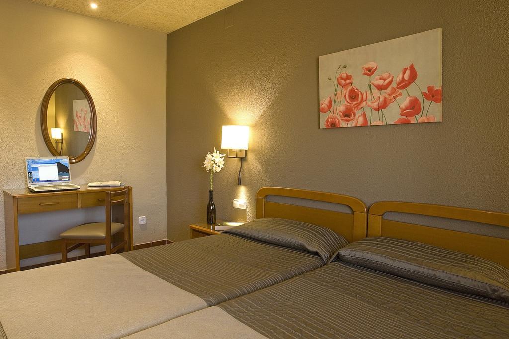 Hostal Barris 팔스 객실 사진