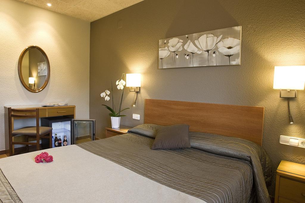 Hostal Barris 팔스 객실 사진