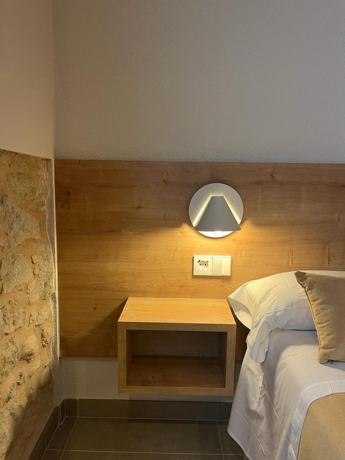 Hostal Barris 팔스 외부 사진