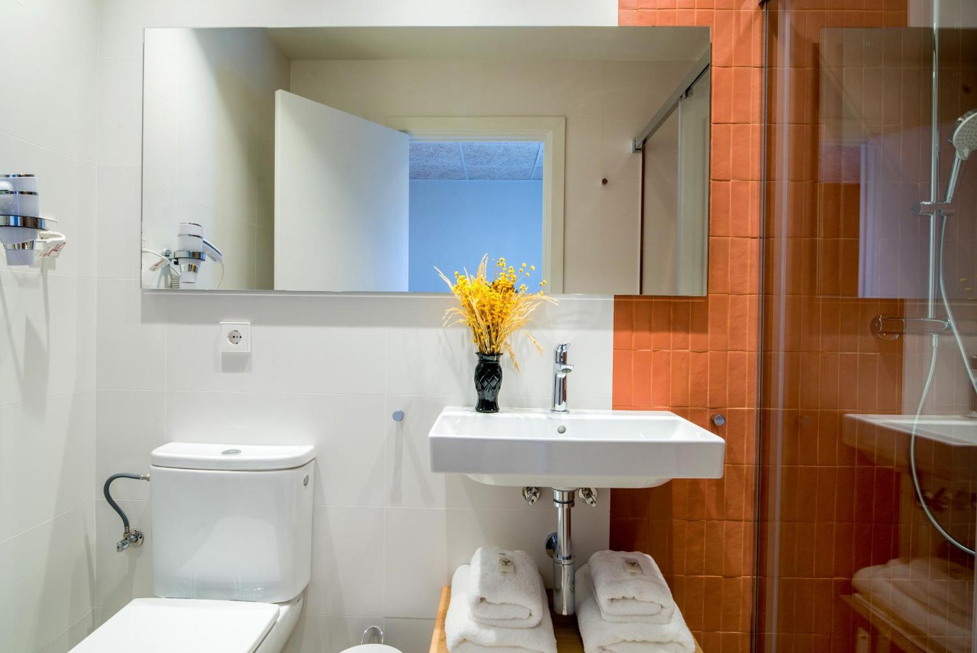 Hostal Barris 팔스 외부 사진