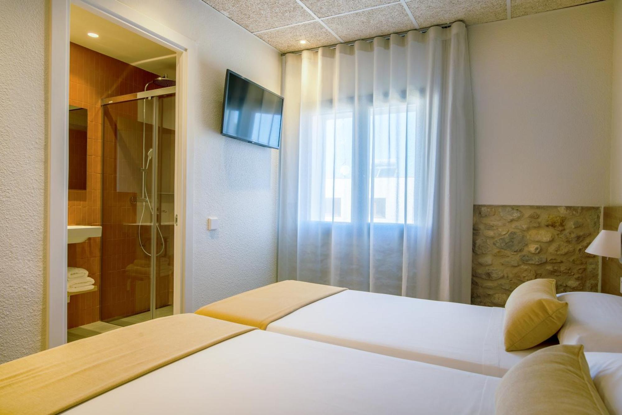 Hostal Barris 팔스 외부 사진