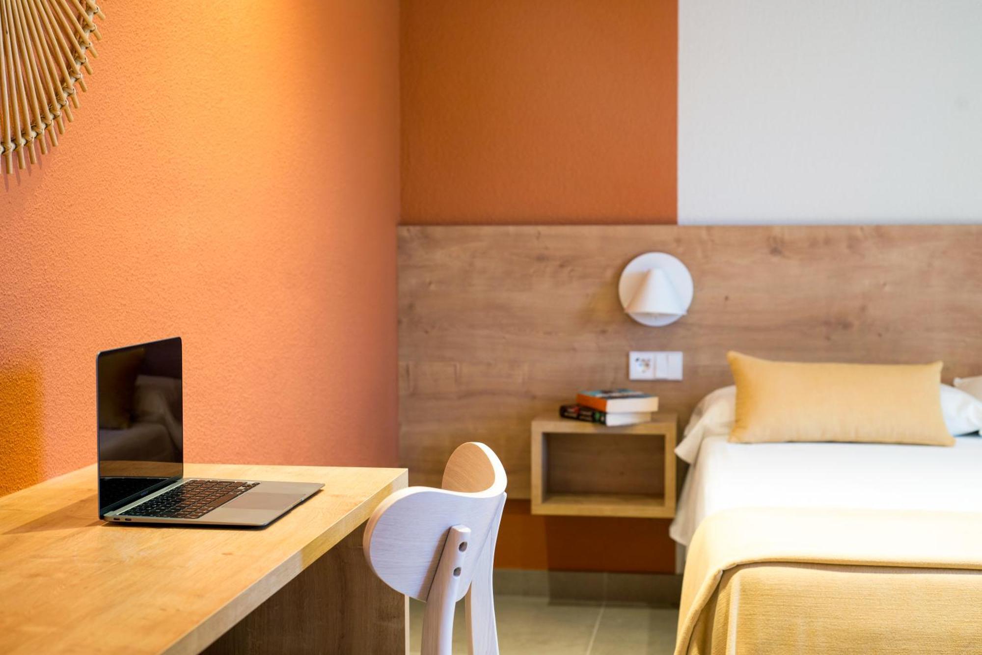 Hostal Barris 팔스 외부 사진